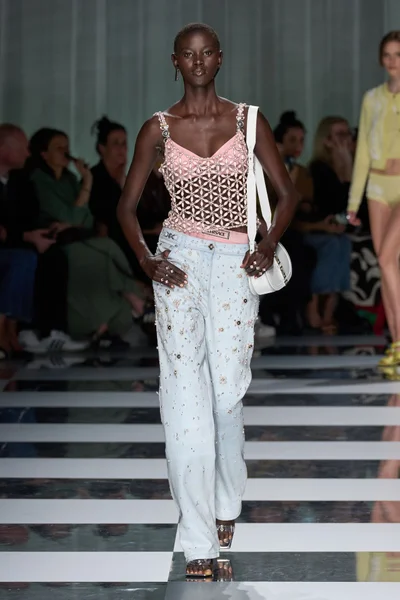 Look 38